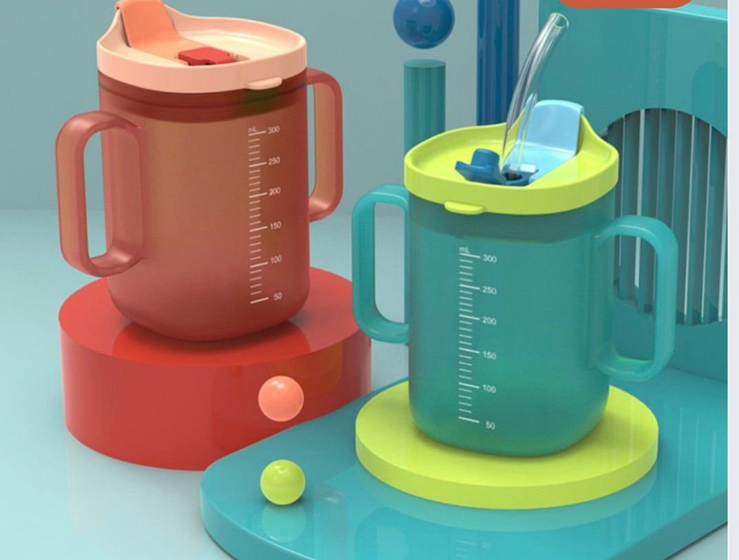 كوب الشرب بالماصة والمقابض