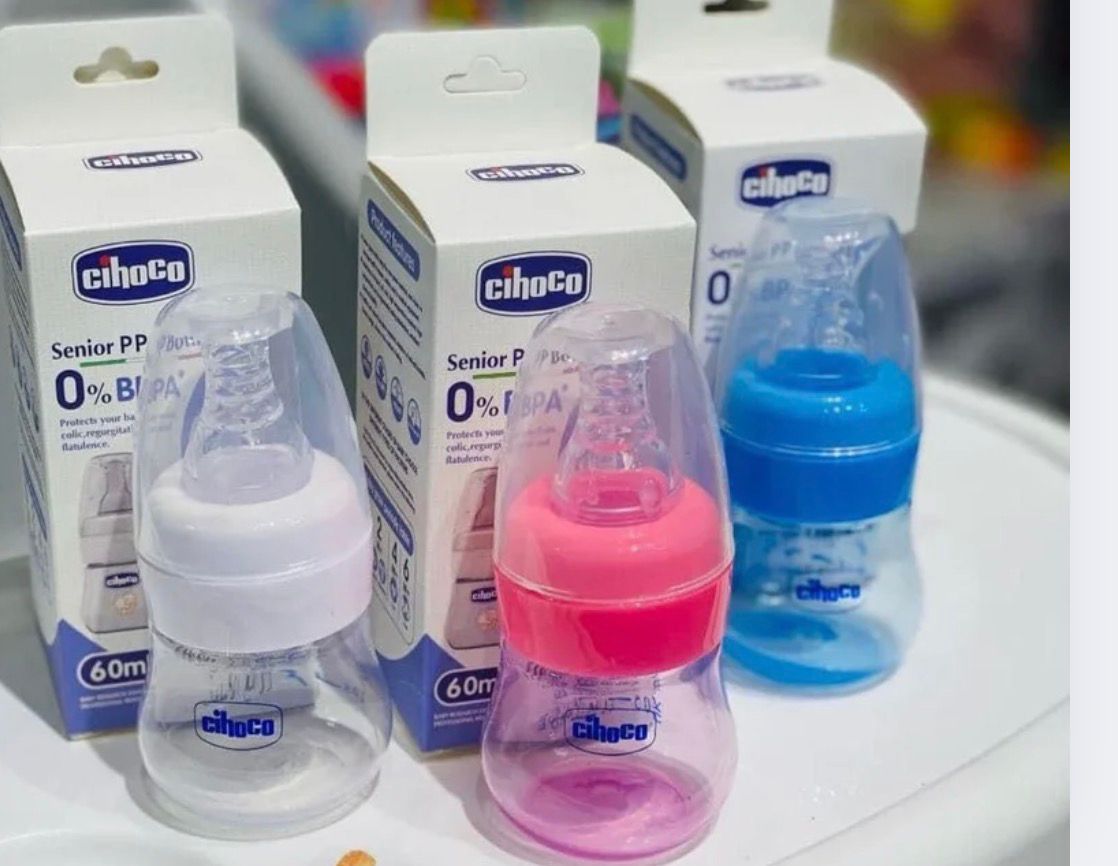 رضاعات أطفال بلاستيكية صغيرة الحجم