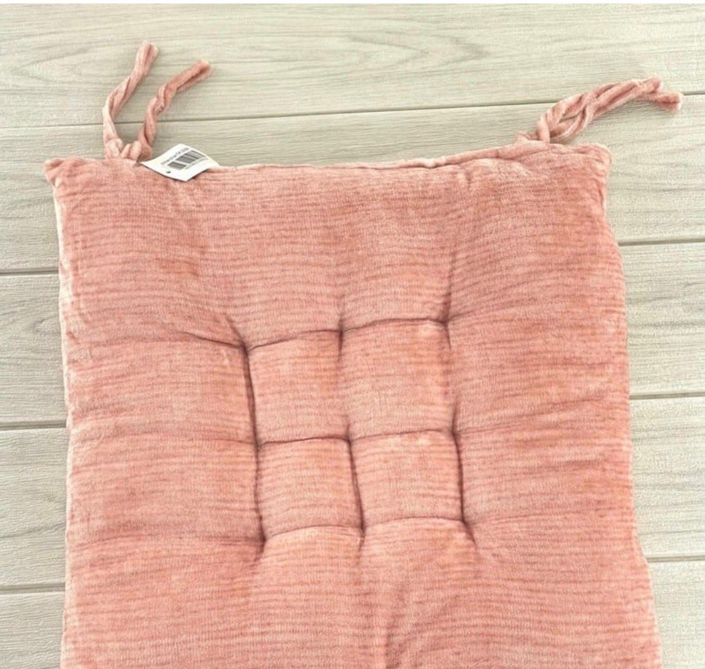 وسادة مقعد مبطنة (محشوة) برباط ونسيج مخملي