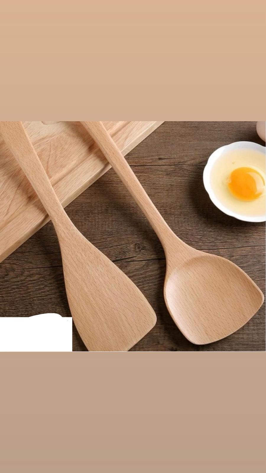 ملعقة تقليب خشبية