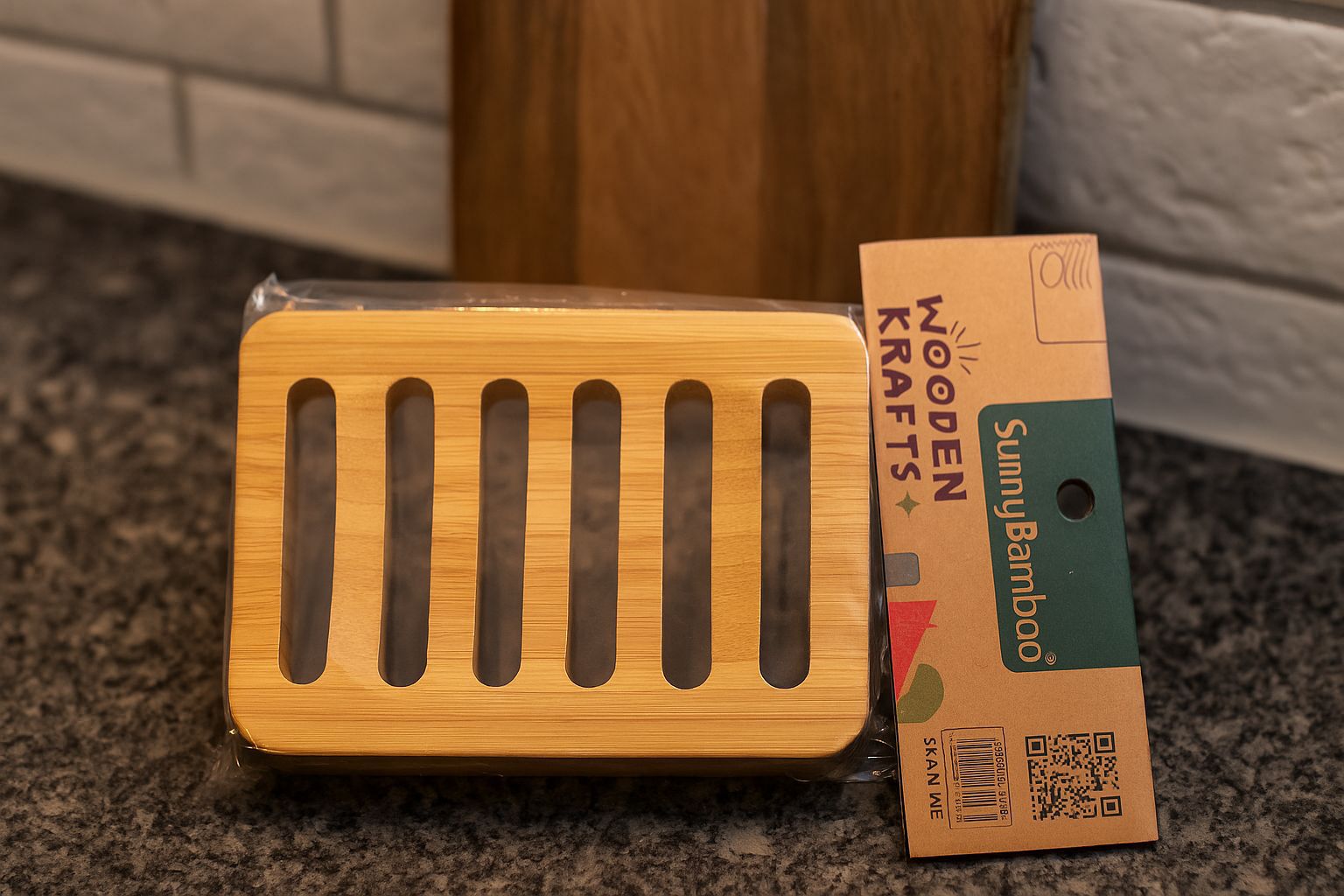 حامل خشبي من خشب البامبو