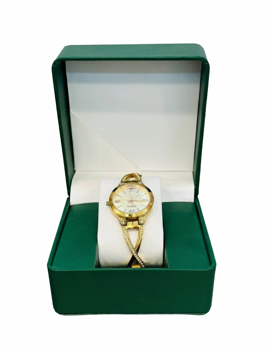 ساعة نسائية فاخرة بتصميم سوار مرصّع