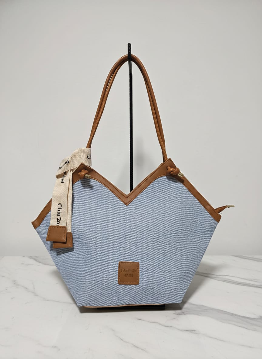 حقيبة 'توغو' (Togo)