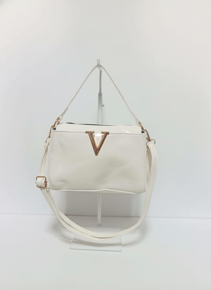 حقيبة الكتف الصغيرة "V"