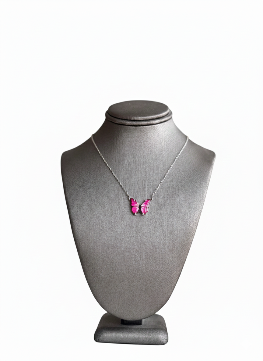 قلادة الفراشة